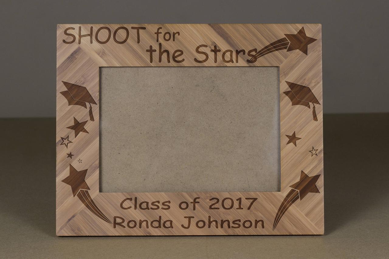 Shoot for the star Picture Frame, Engraved Photo Frame,Wooden Photo Frame,class of 2017 Photo Frame,Graduation 2017 frame,Proud 2017 Student