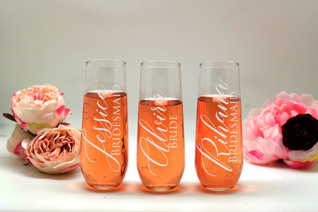 Maid of honor Champagne glass, Bridesmaid names wedding toasts, Wedding stemless flutes, Engraved Wedding Glasses,Customize champagne flutes