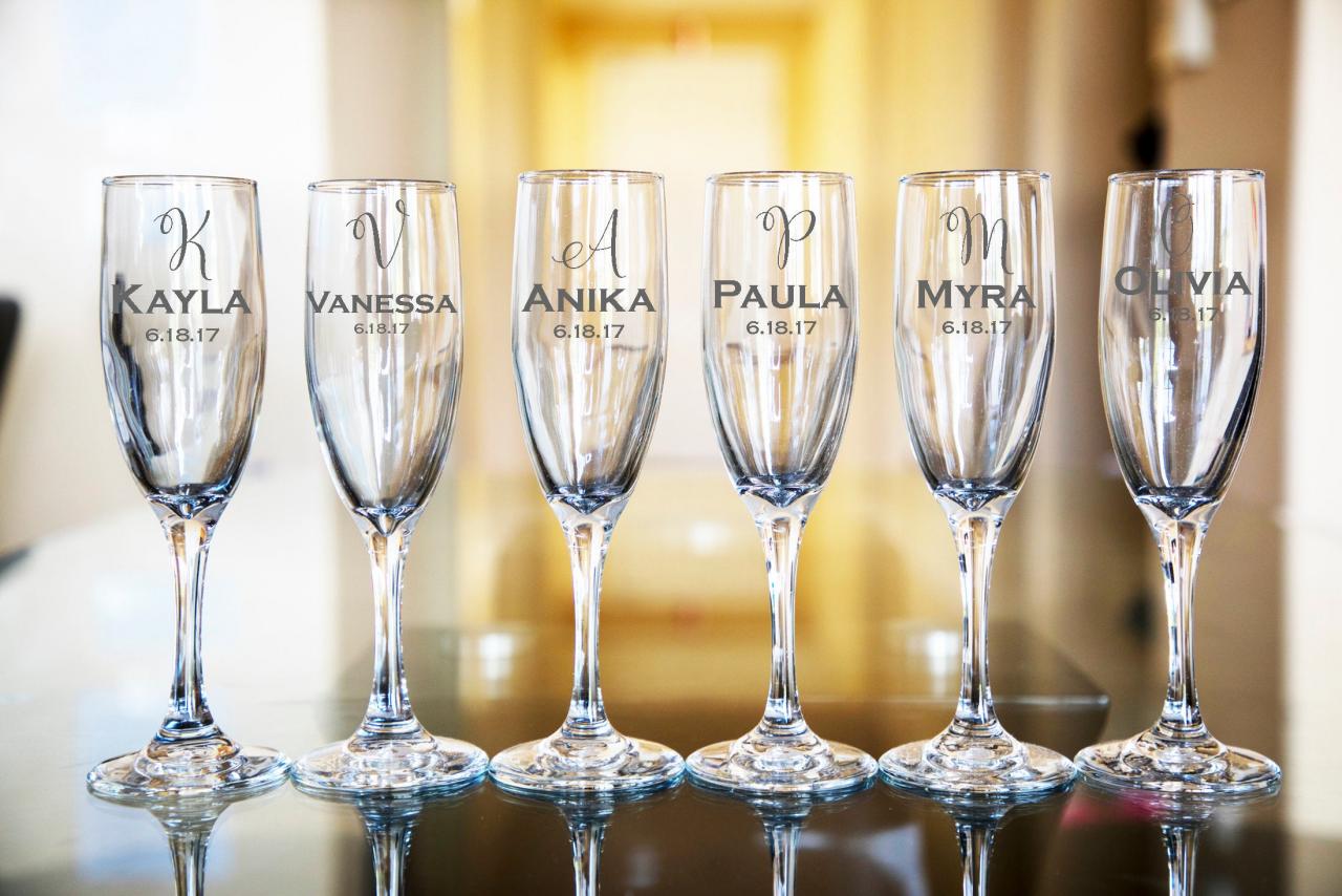 Set of 6 Bridesmaid champagne flues, personalized names wedding toasts, Bridesmaid Champagne Flutes, Engraved Glasses,Customize wedding