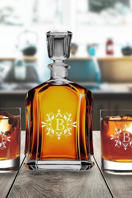 Personalize Decanter set with whiskey glasses, Wedding gift decanter set, Couple gift, Personalize Decanter set,whiskey Decanter with glass