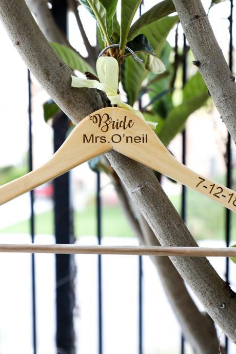 Custom Bride Hangers For Wedding,mrs To Be Hanger,name Hanger,hanger For Wedding Dress,dress Hanger,engraved Hanger,wooden Engrave,wood