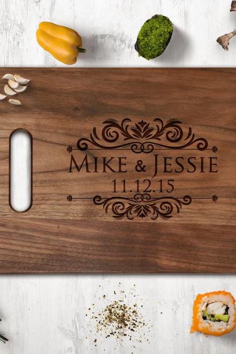 Customize walnut Cutting board,wedding gift,newlyweds gift board,Couple Walnut cutting board,Kitchen Decor,Housewarming Gift,Engraved board