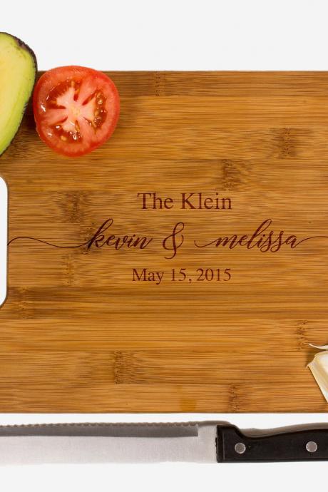 Personalized cutting board, Wedding Gift, Kitchen Decor, Housewarming Gift, Couple's Name Engraved Cutting Board, Chopping board