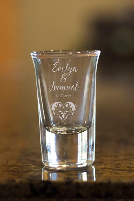 Custom Name Shot Glass,customize Shot Glass,wedding Shot Glass, Wedding Favor, Couple Shot Glass,best Friend Bday Gift, Etched Name Shot